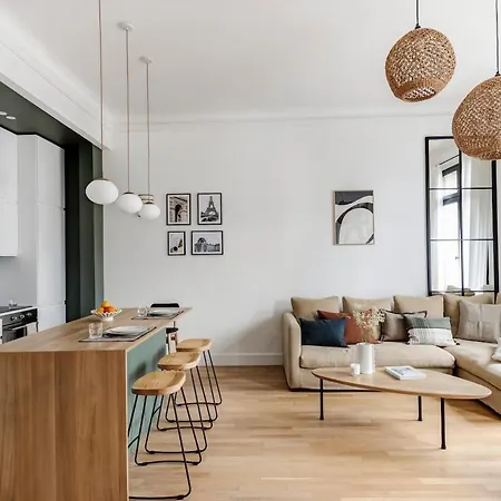 Apartment Elegant A Deux Pas Des Champs-elysees Paris