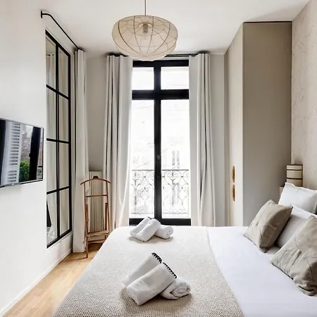 Elegant A Deux Pas Des Champs-elysees Apartment *