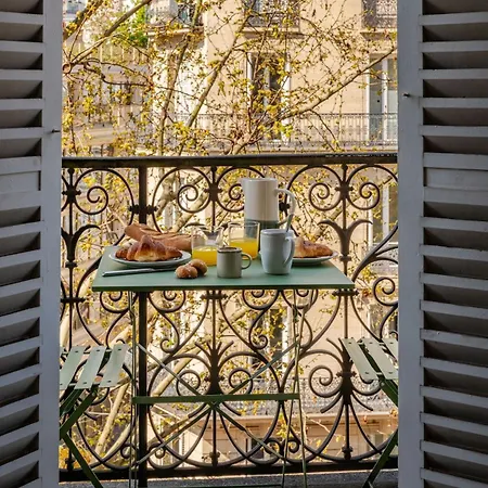Apartment Elegant A Deux Pas Des Champs-elysees Paris